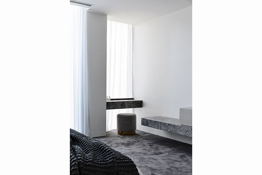 Bolton Avenue, Hampton