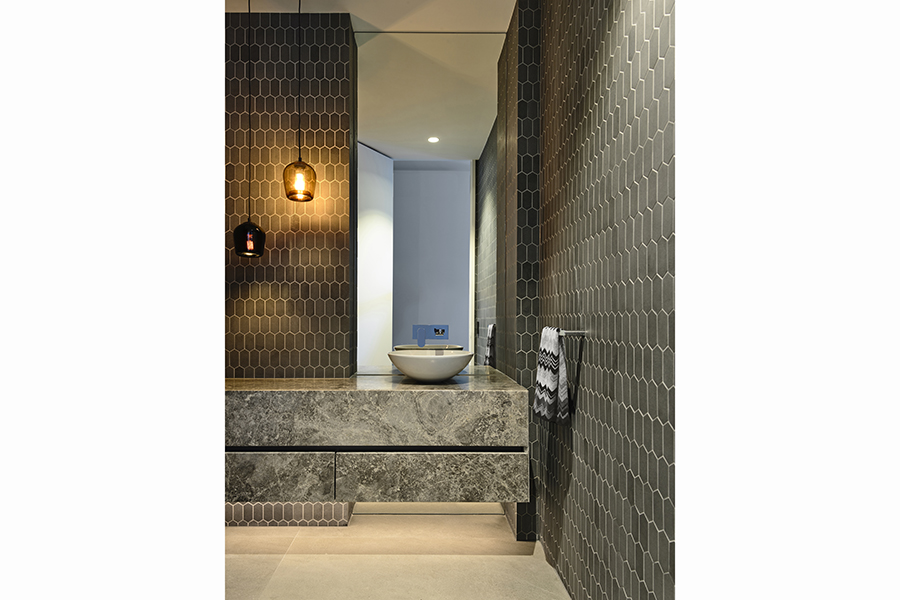 Bolton Avenue, Hampton