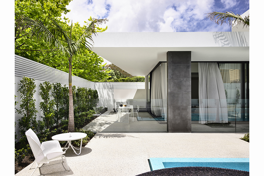 Bolton Avenue, Hampton